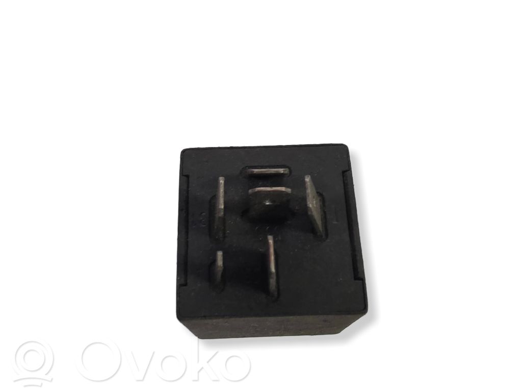 Audi A4 S4 B5 8D Other relay 