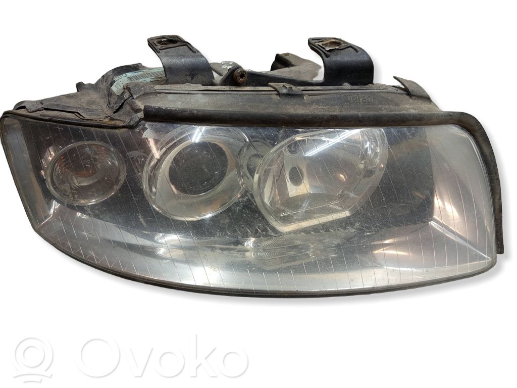Audi A4 S4 B6 8E 8H Lampa przednia 