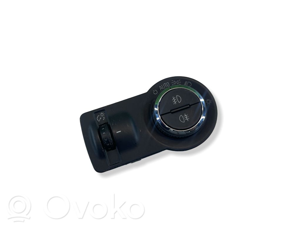 Light switch   22901655
