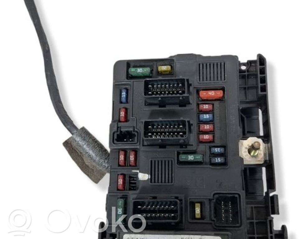 Citroen Berlingo Saugiklių blokas 