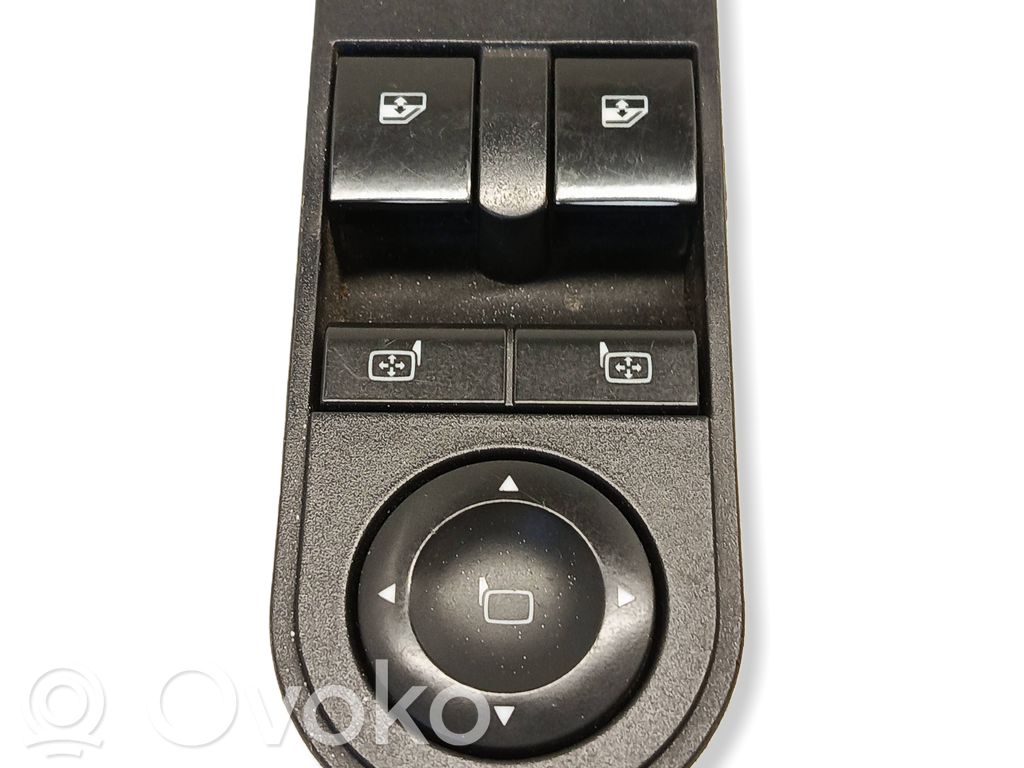 Opel Astra H Interruptor del elevalunas eléctrico 