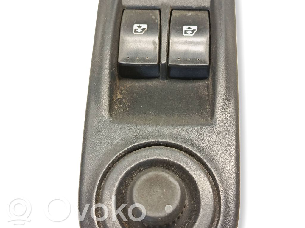 Renault Trafic II (X83) Electric window control switch 