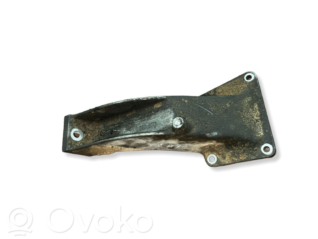 BMW 5 E39 Engine mounting bracket 