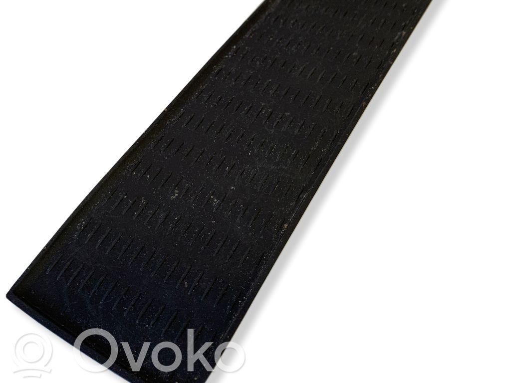 Wkładka schowka tunelu środkowego   9218185,18160210,1020304