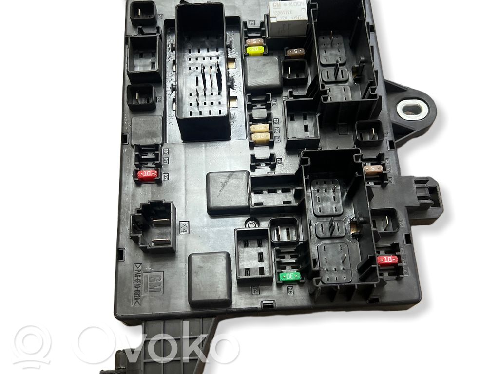 Opel Zafira B Modulo fusibile 