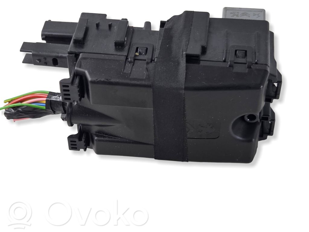 Ramka / Moduł bezpieczników   810747602,47922