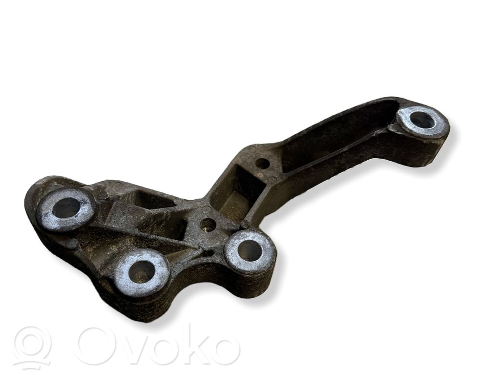 Opel Insignia B Engine mount bracket 