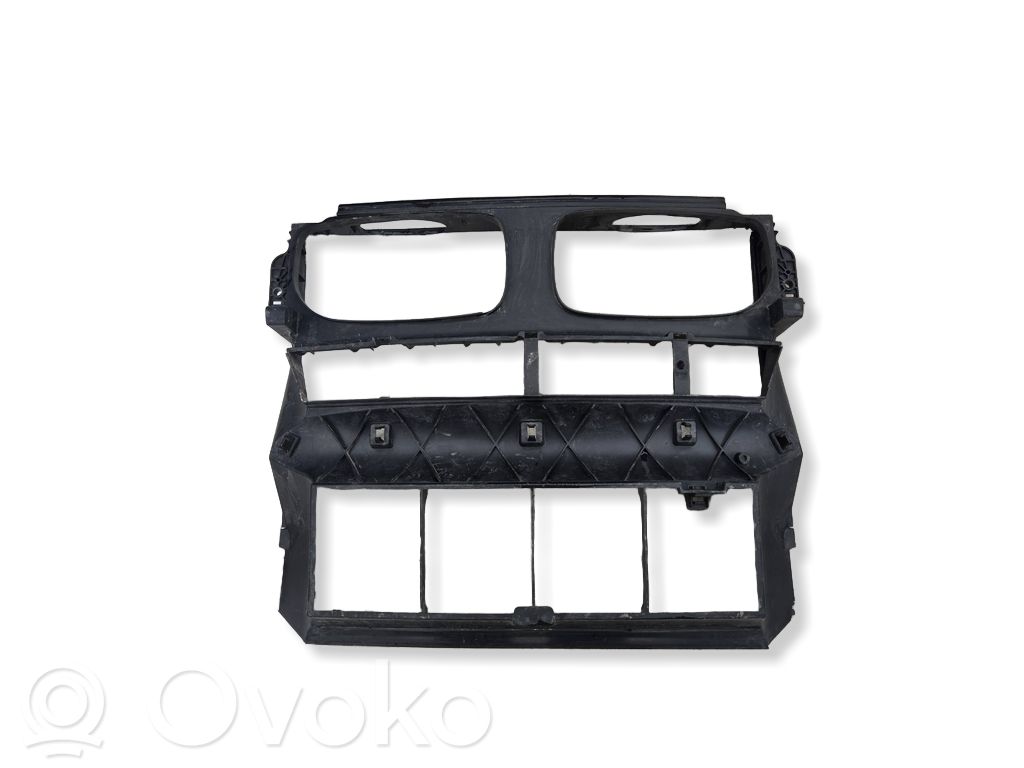BMW X5 E70 Radiatorių panelė 