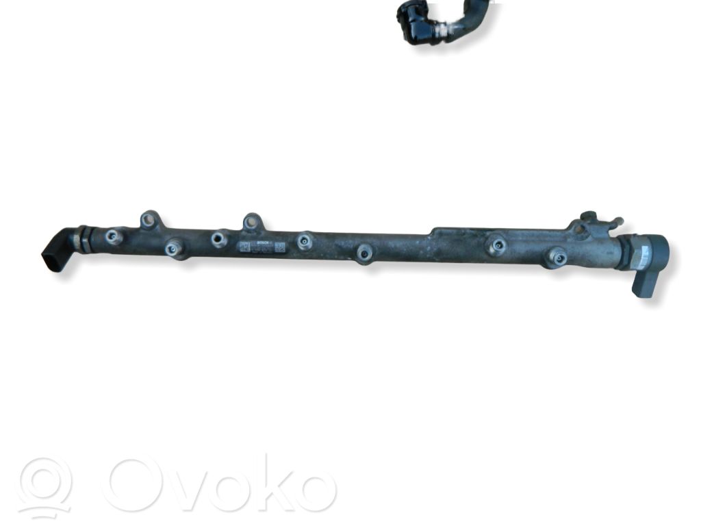 Polttoainepääputki   7799610