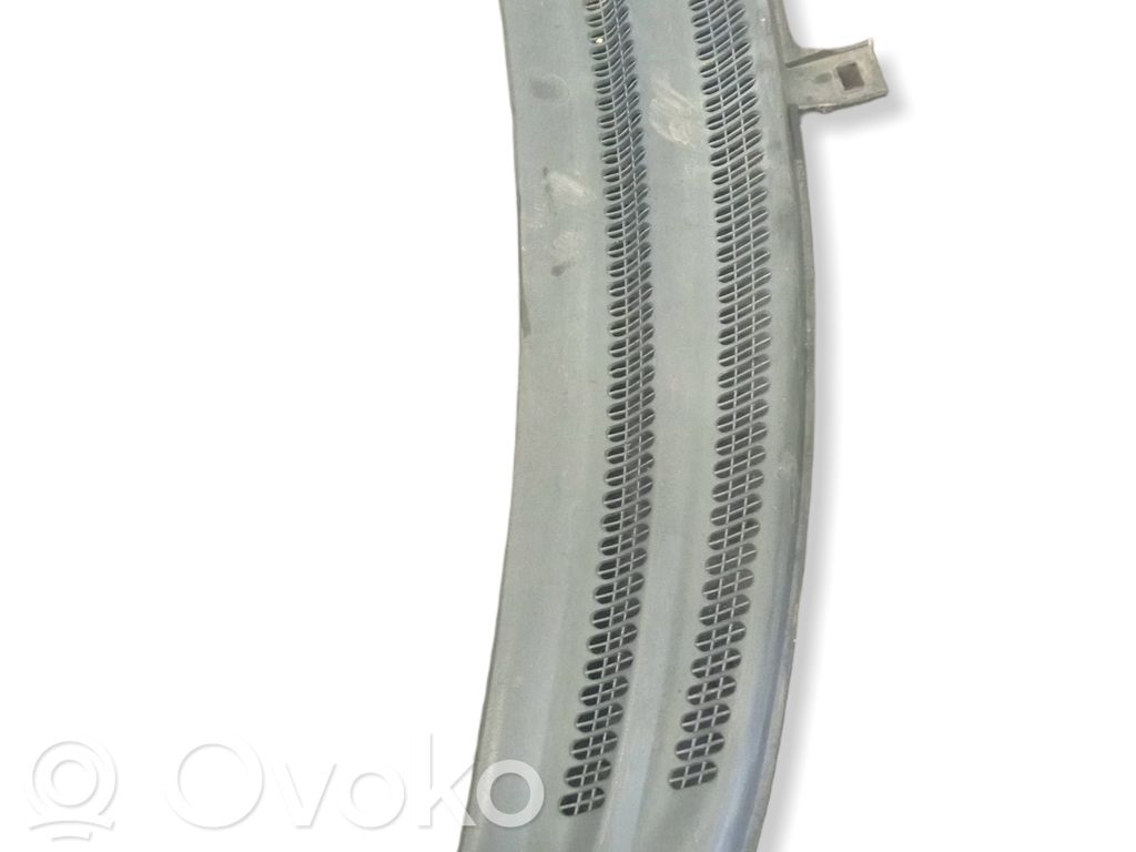 Opel Corsa B Wiper trim 