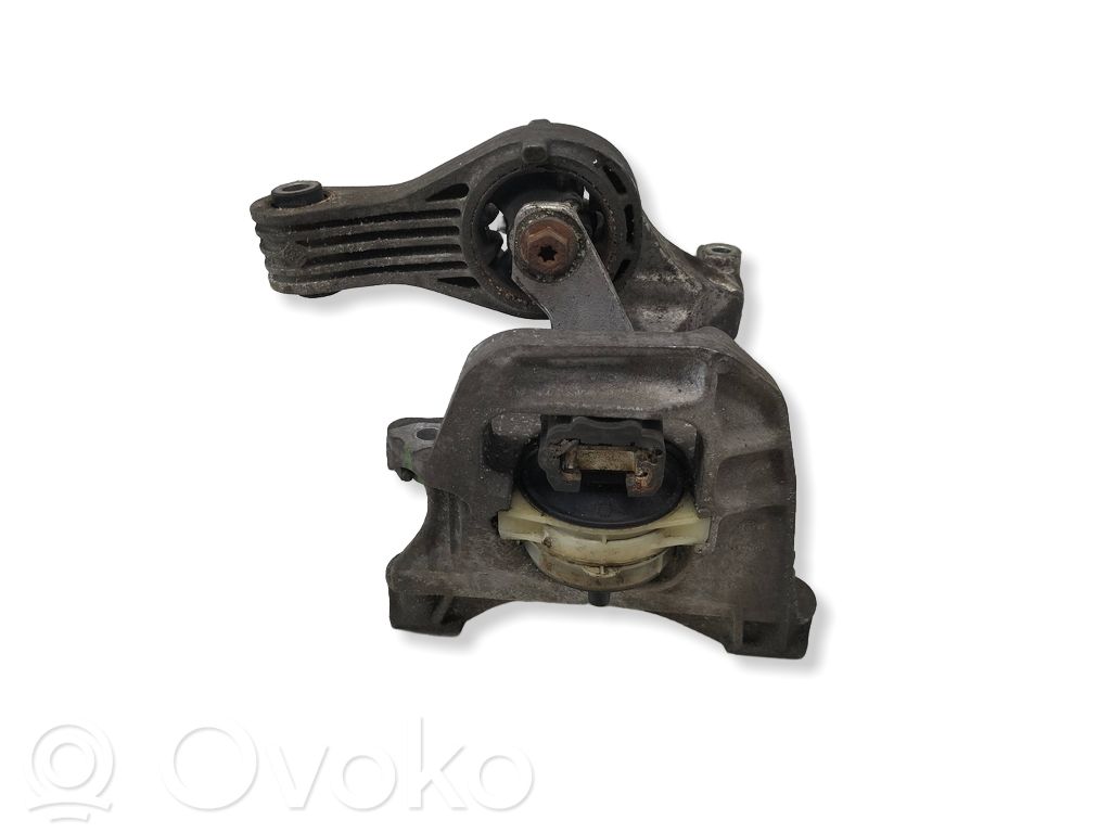 Opel Vivaro Engine mount bracket 