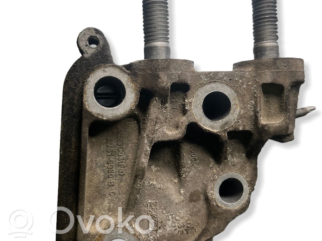 Ford Galaxy Engine mounting bracket 