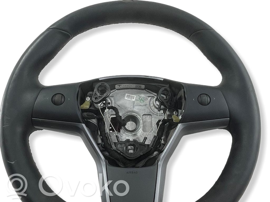 Tesla Model 3 Stūre 
