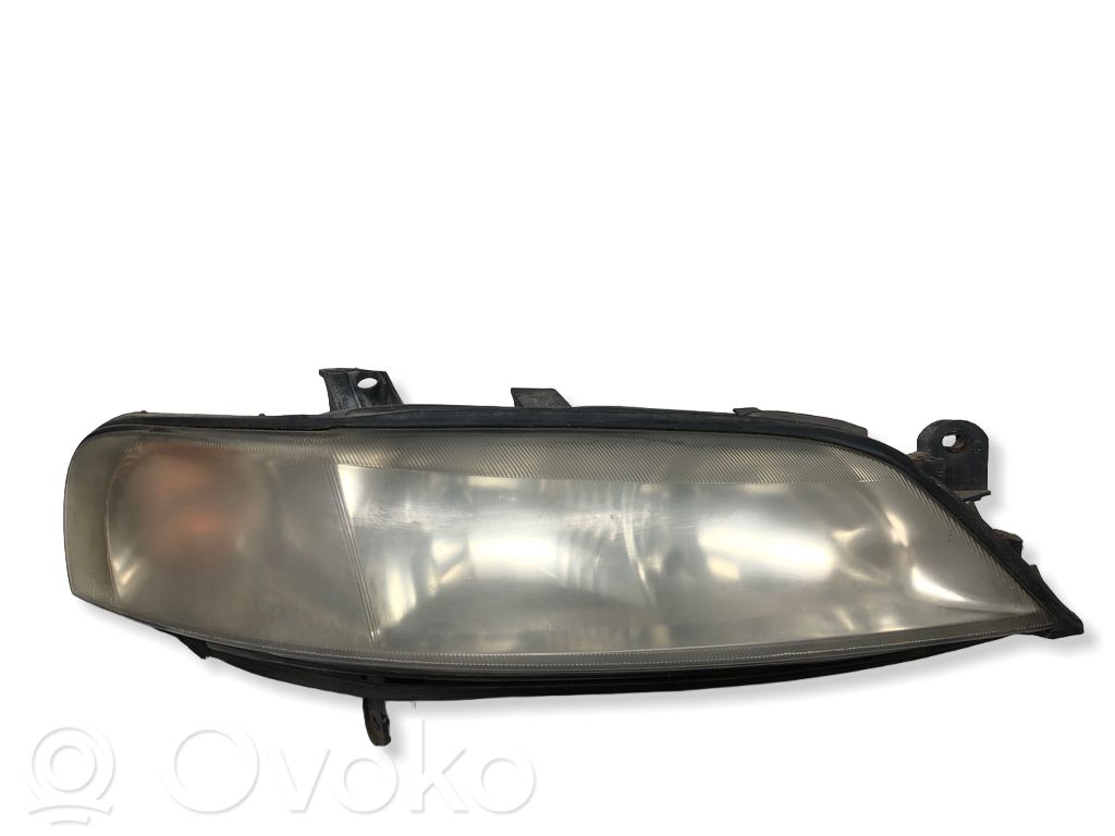 Opel Vectra B Lampa przednia 