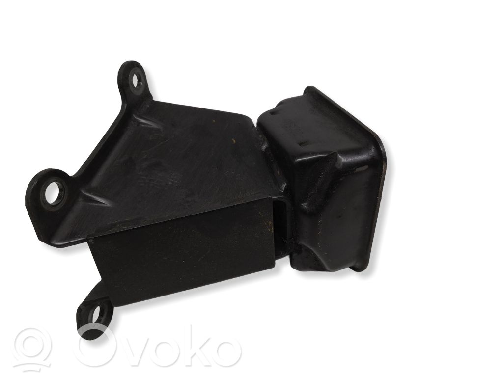 Engine mounting bracket   013402
