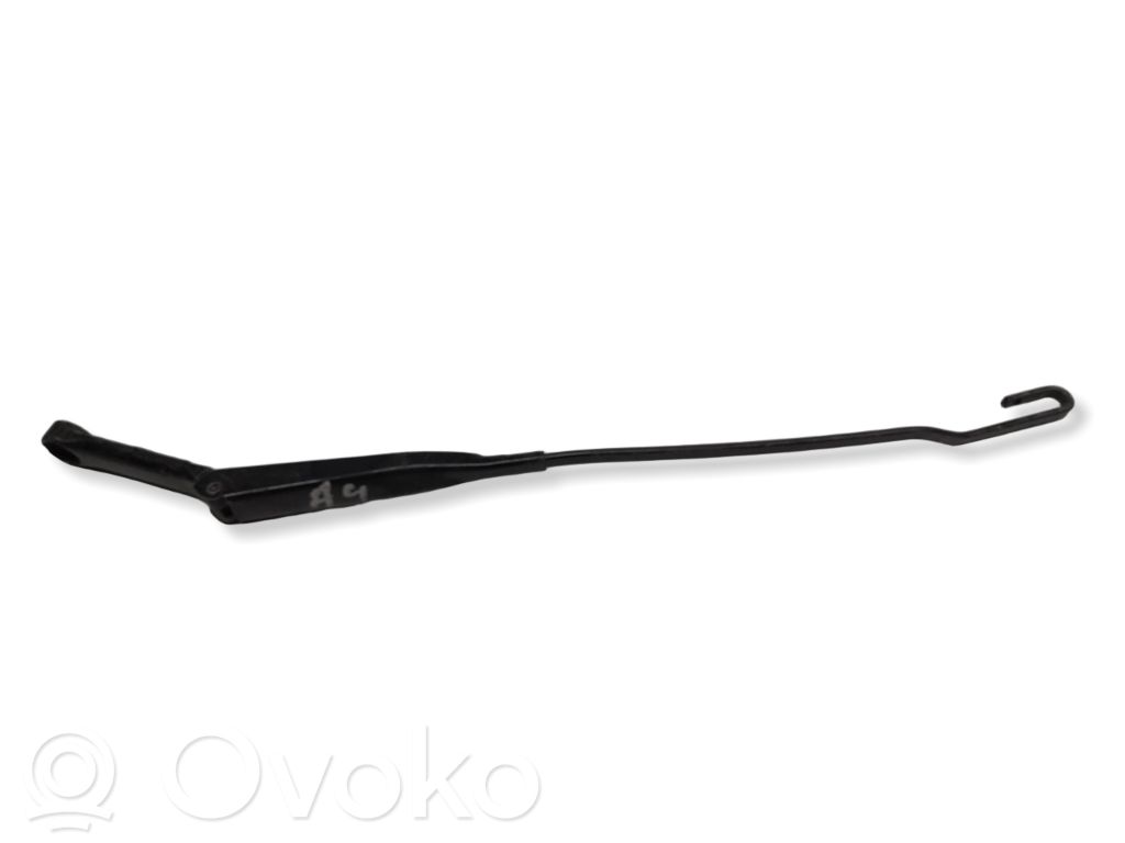 Audi A4 S4 B5 8D Ramię wycieraczki szyby przedniej / czołowej 