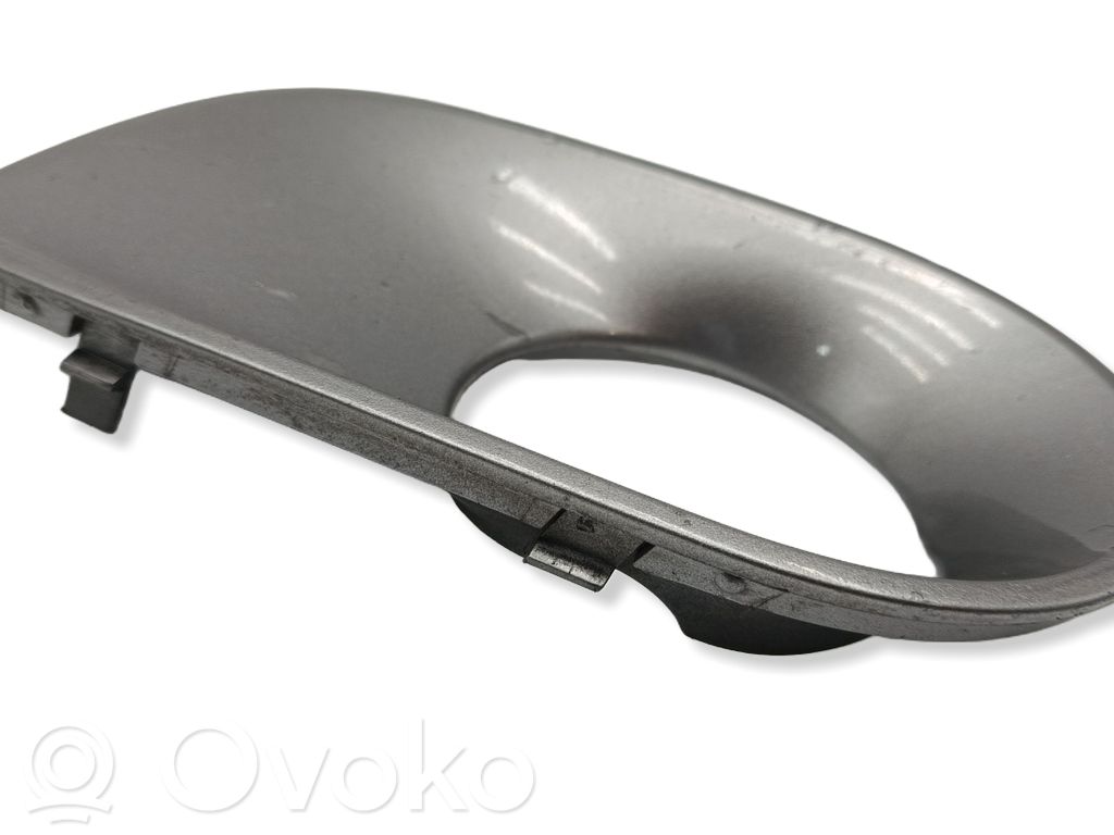 Etusumuvalon ritilä   7111763
