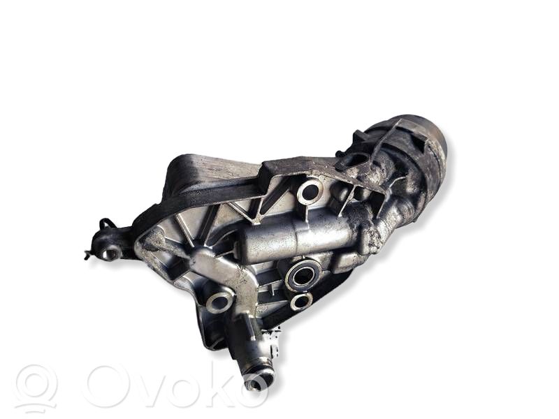 Opel Insignia A Mocowanie / uchwyt filtra oleju 