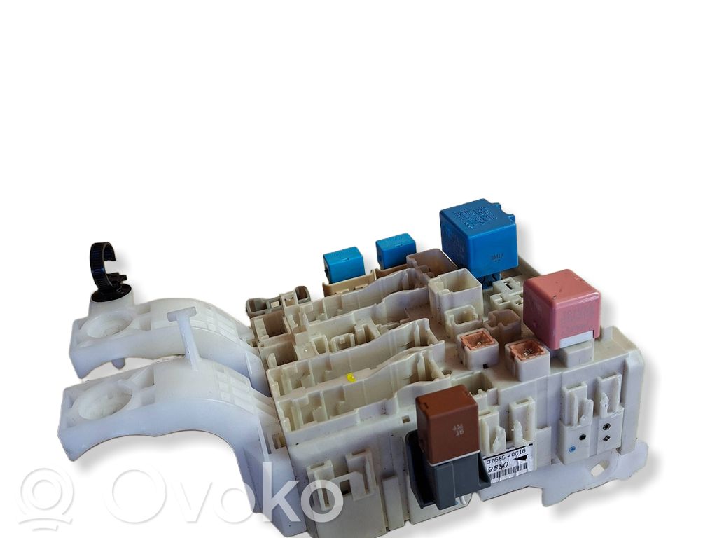 Toyota Yaris Fuse module 