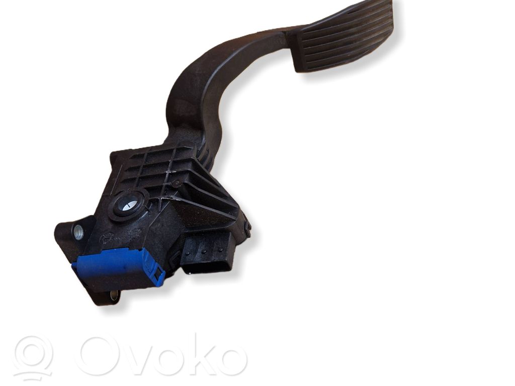 Opel Corsa E Kaasupoljin 