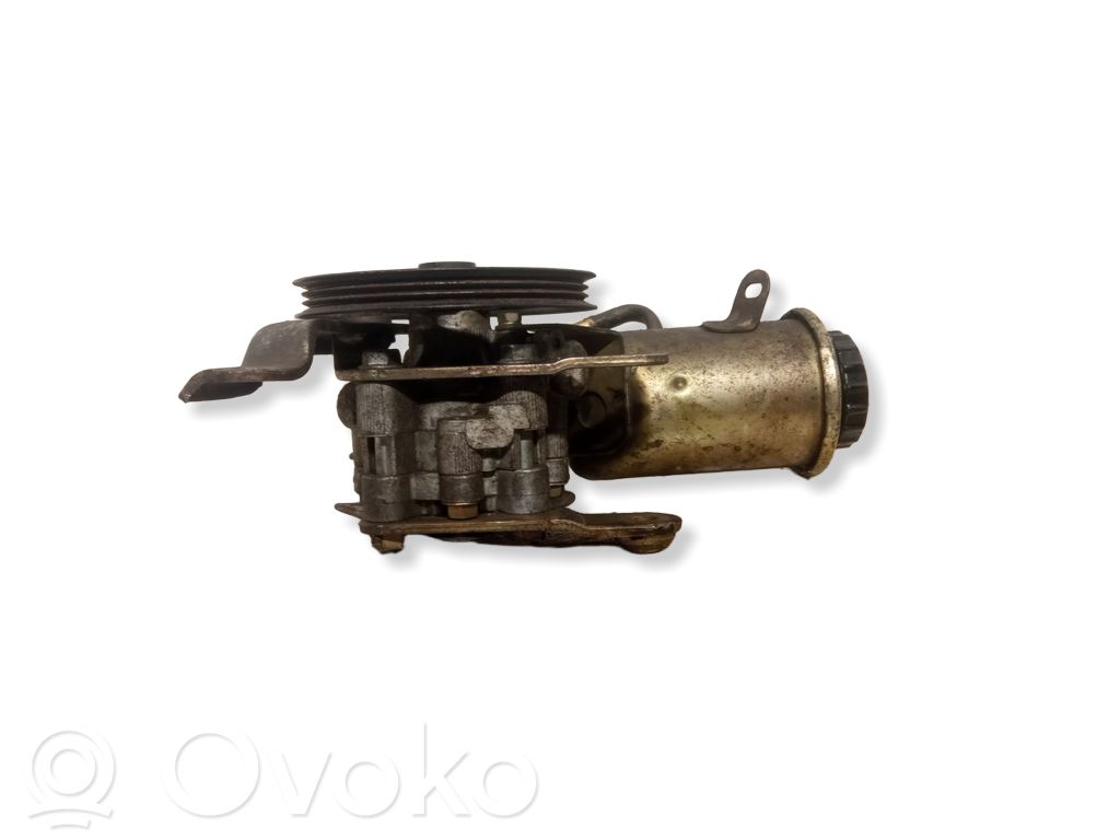 Toyota Yaris Ohjaustehostimen pumppu 