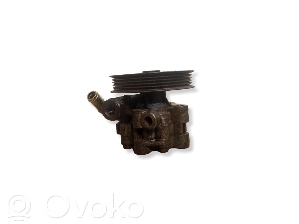 Toyota Avensis T250 Ohjaustehostimen pumppu 