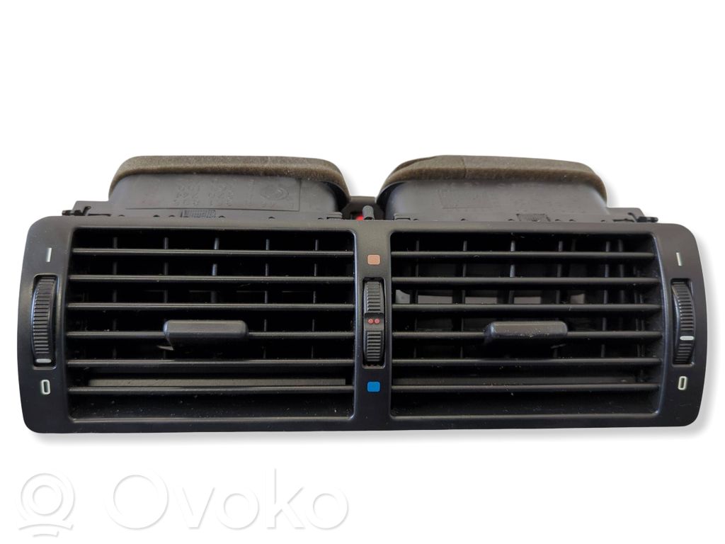 BMW 5 E39 Centrinės oro grotelės 