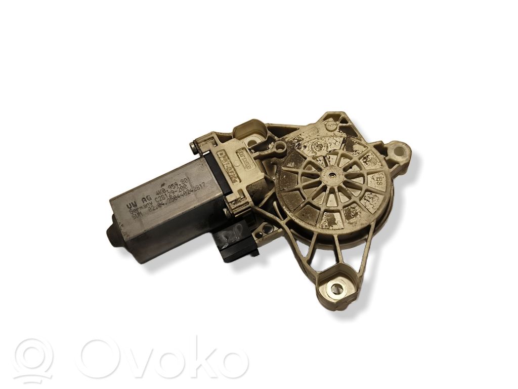 Volkswagen Tayron II Motor del regulador de la ventanilla de la puerta delantera 
