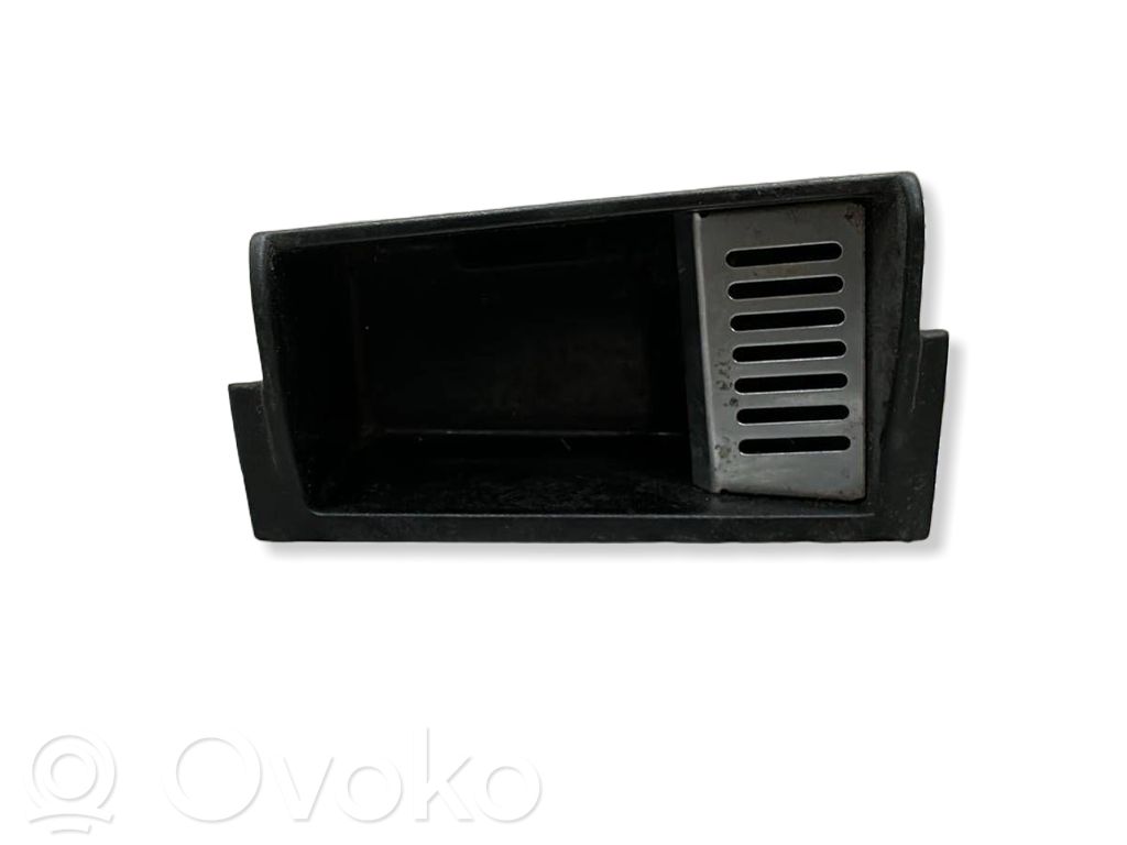 BMW 7 E65 E66 Aschenbecher 