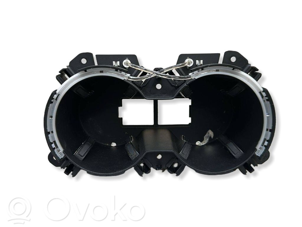 Przedni uchwyt na kubek tunelu środkowego   8W0862533A,8W0862533B