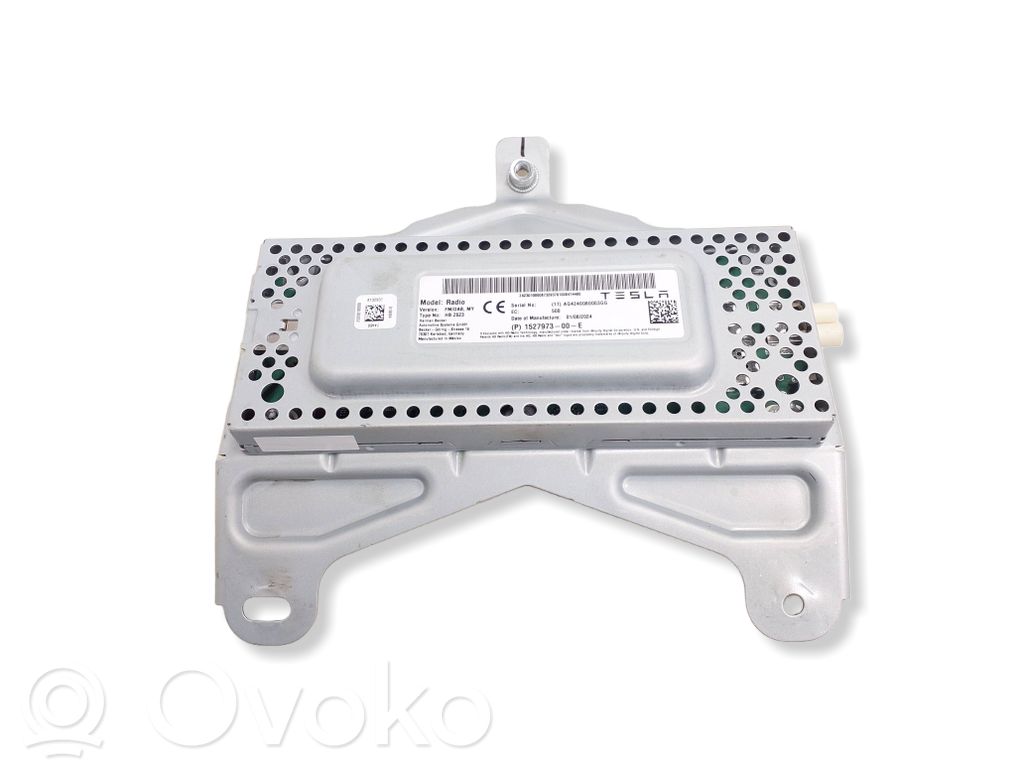 Tesla Model Y Antenos stiprintuvas 