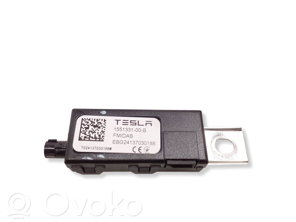 Tesla Model Y Antenos stiprintuvas 
