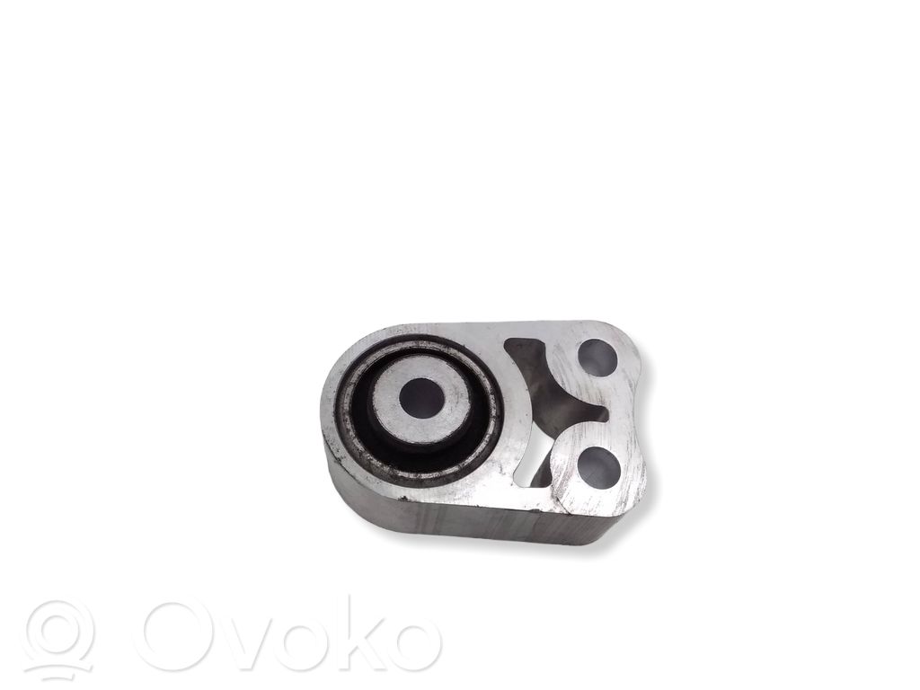 Volvo XC40 Engine mount bracket 
