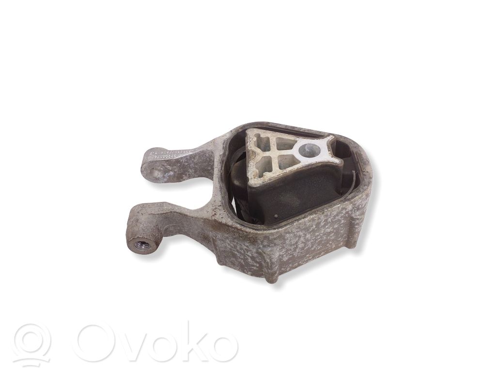 Volvo XC40 Engine mount bracket 