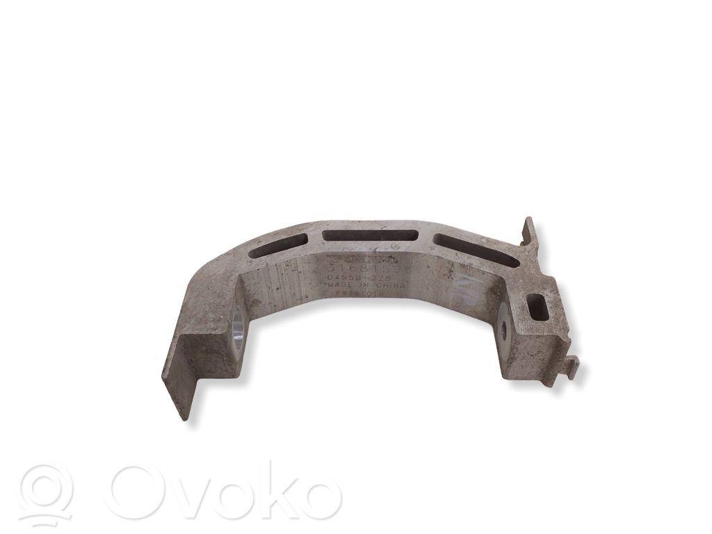 Volvo XC40 Engine mounting bracket 