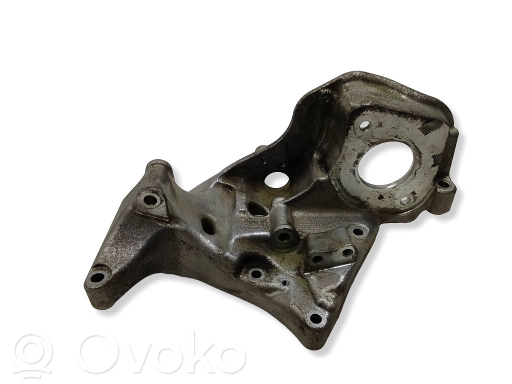 Volvo S90, V90 Generator/alternator bracket 