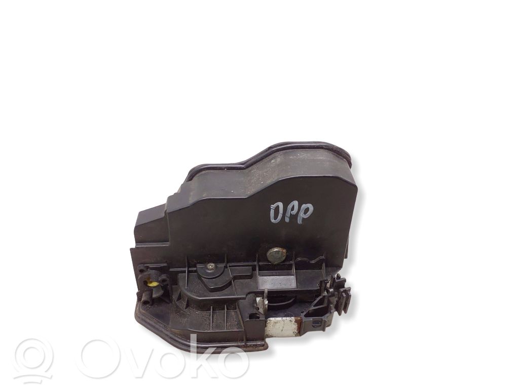 Mini Cooper Countryman R60 Front door lock 