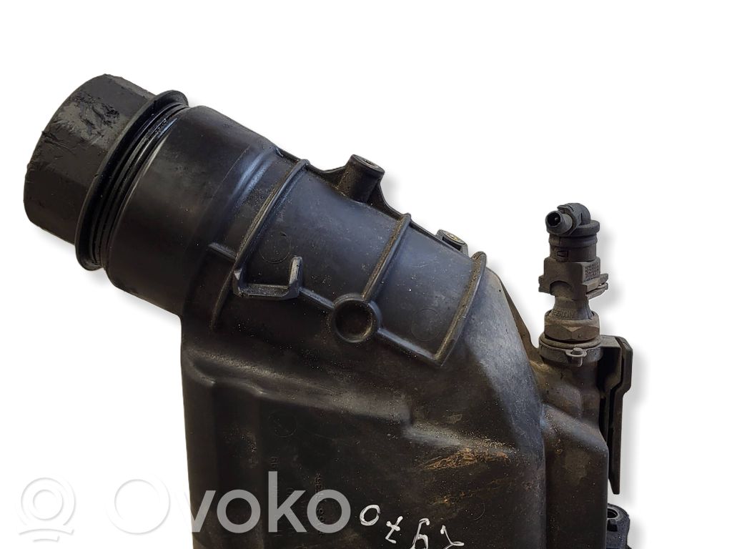 Oil filter mounting bracket   7807799,51750610
