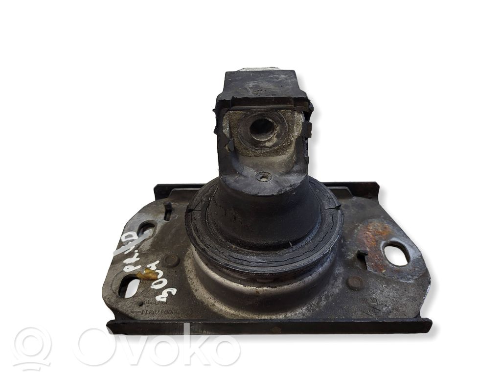 Opel Vivaro Engine mounting bracket 