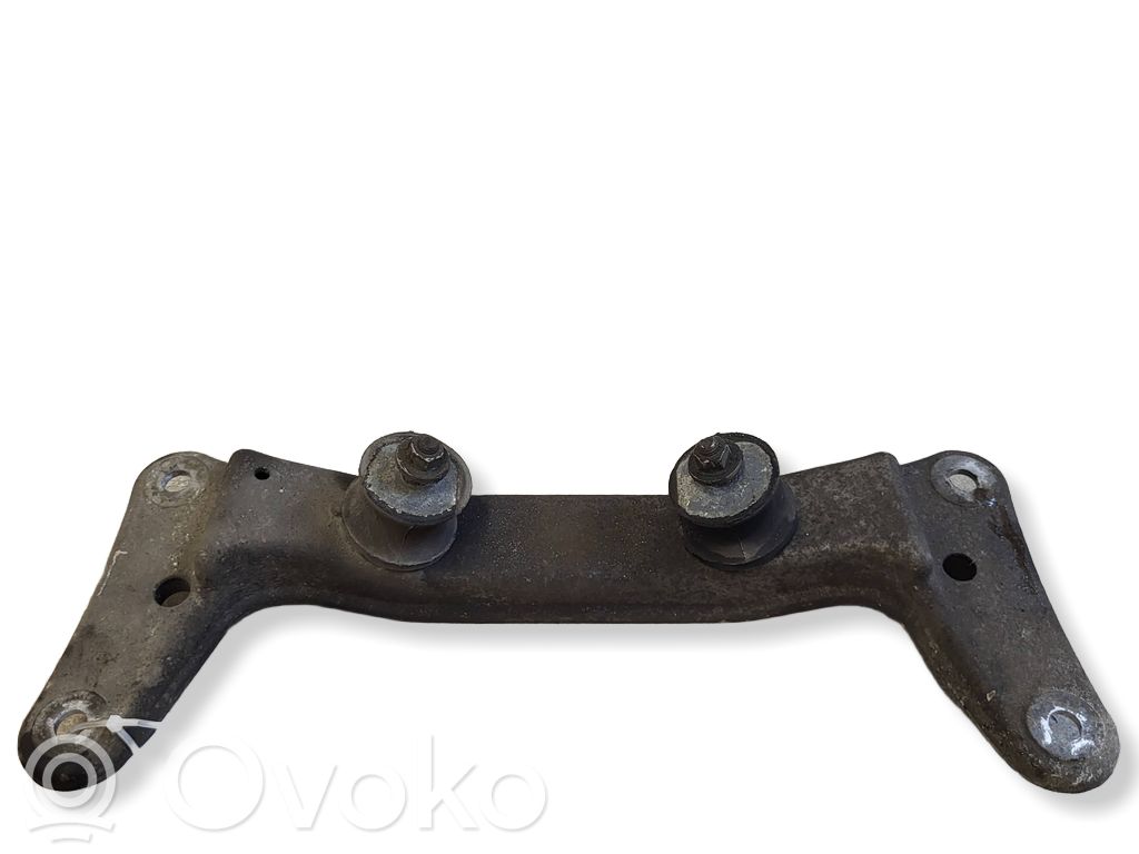 Gearbox mounting bracket   6778060