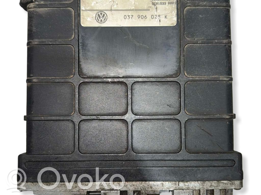 Volkswagen PASSAT B5.5 Engine control unit/module 