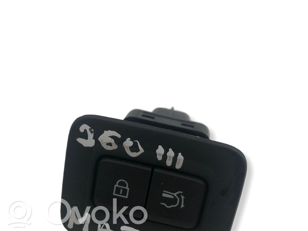 Mazda CX-30 Tailgate/trunk/boot open switch 