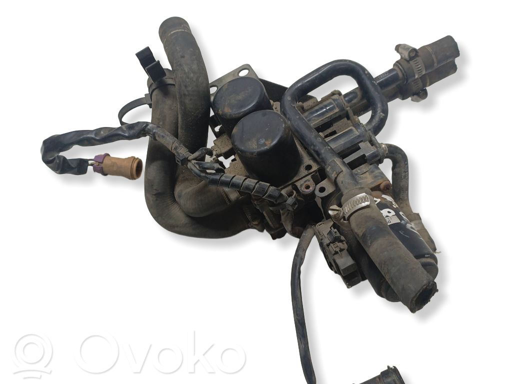 Zawór sterujący płynu chłodzącego   4D0959617,1136008572,4D1819370