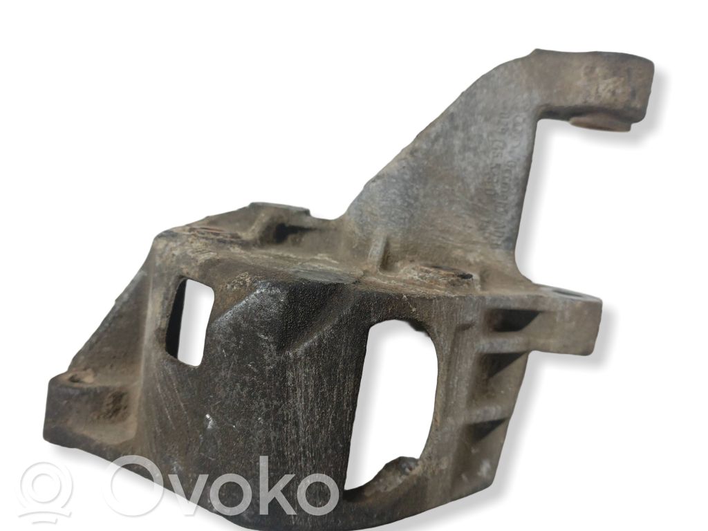 Volkswagen Golf III Engine mounting bracket 