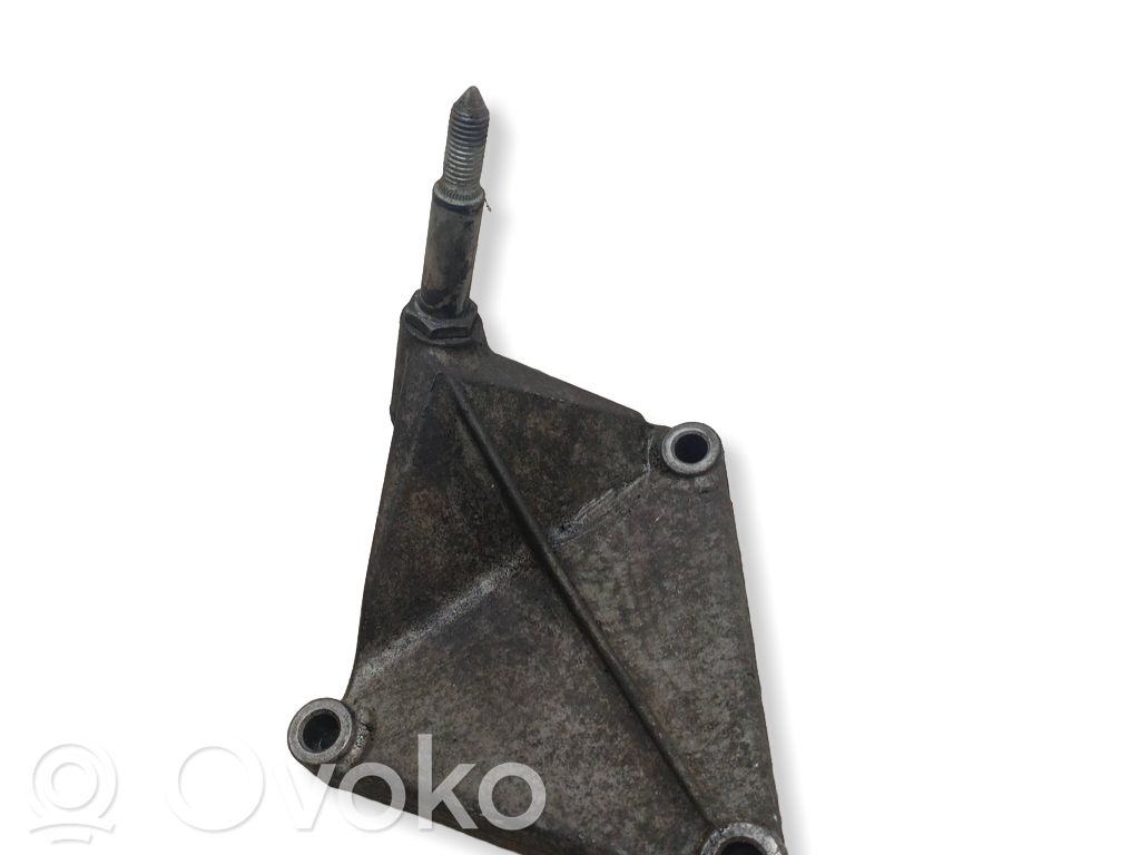 Renault Scenic I Engine mounting bracket 