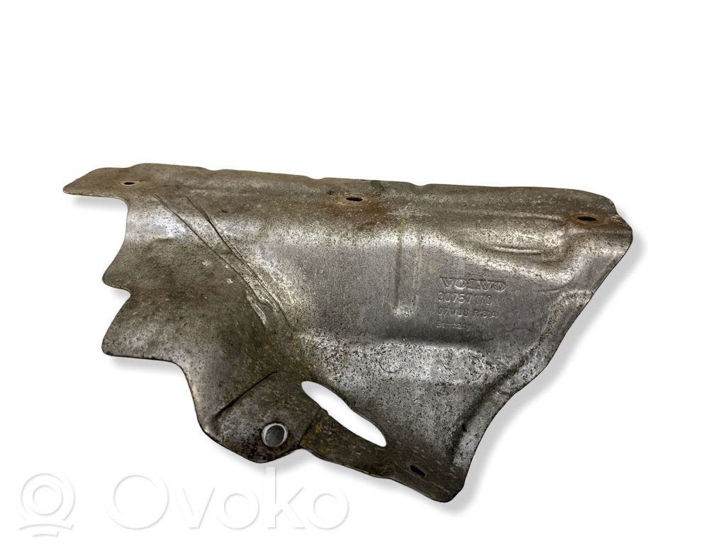 Volvo XC90 Protección térmica del escape 