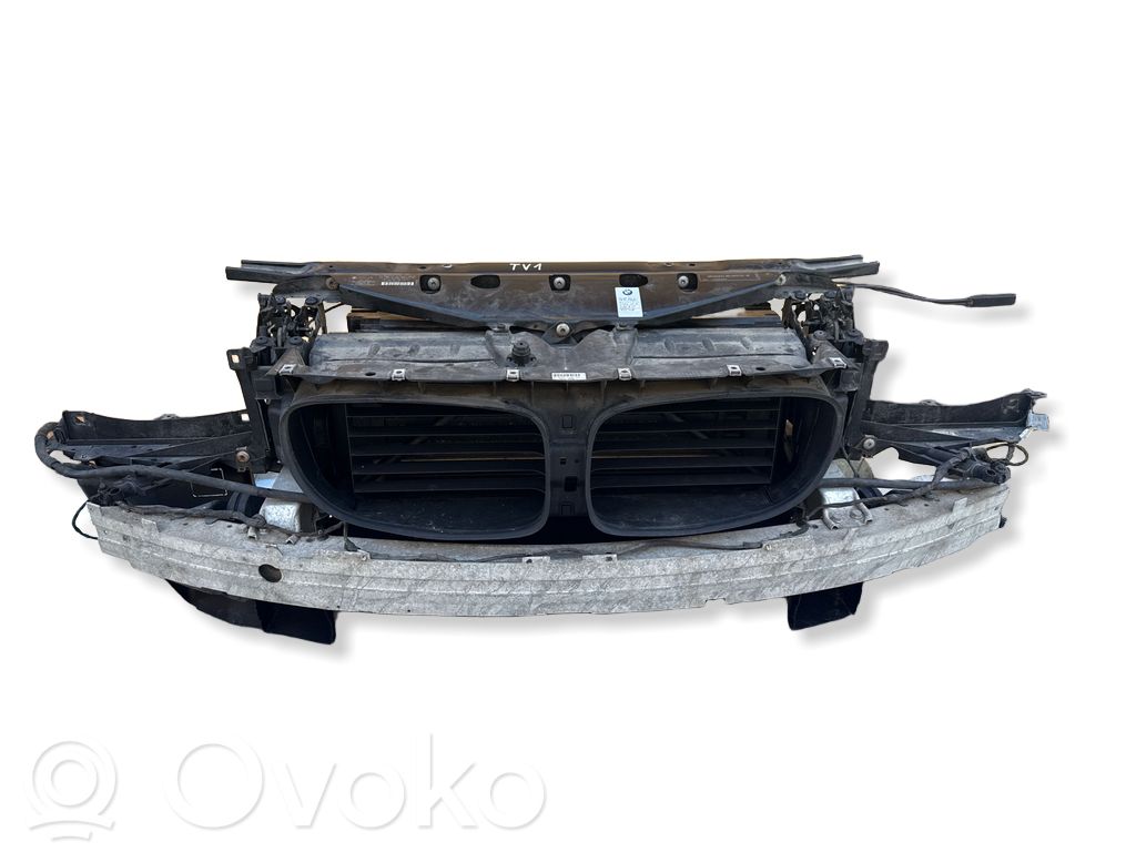 BMW 7 F01 F02 F03 F04 Pas przedni 