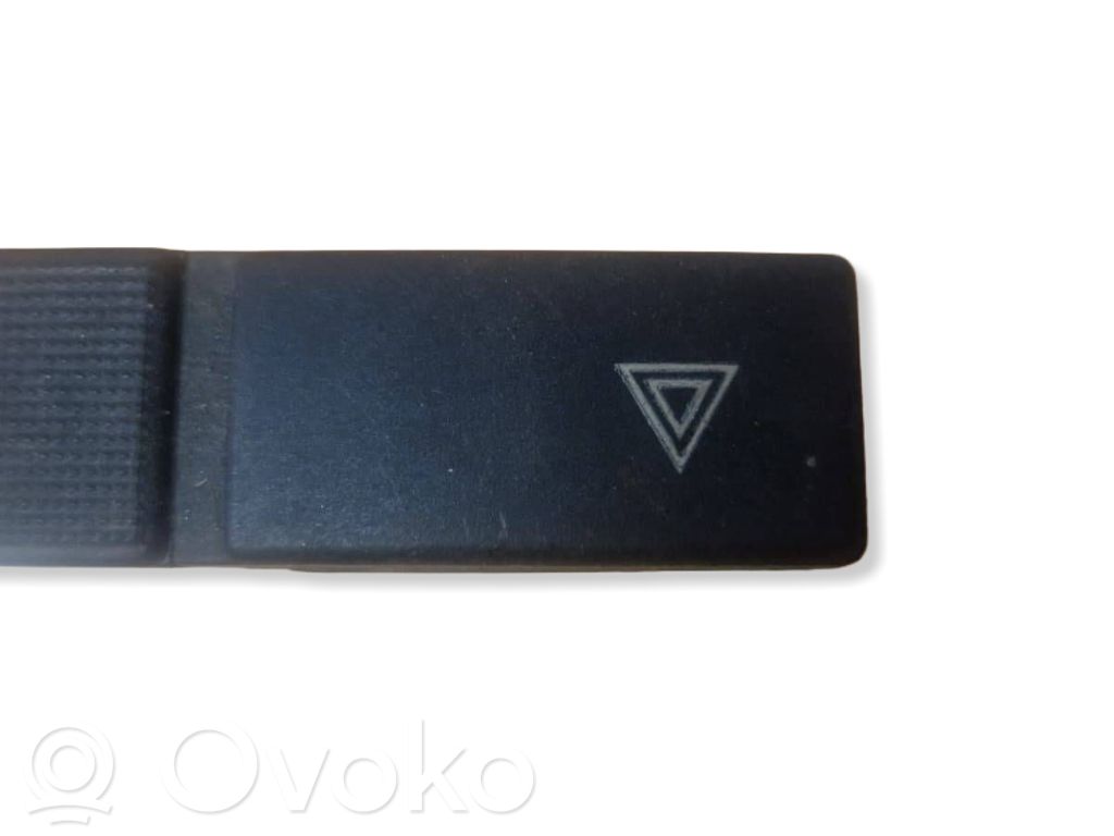Audi 80 90 B2 Botón interruptor de luz de peligro 