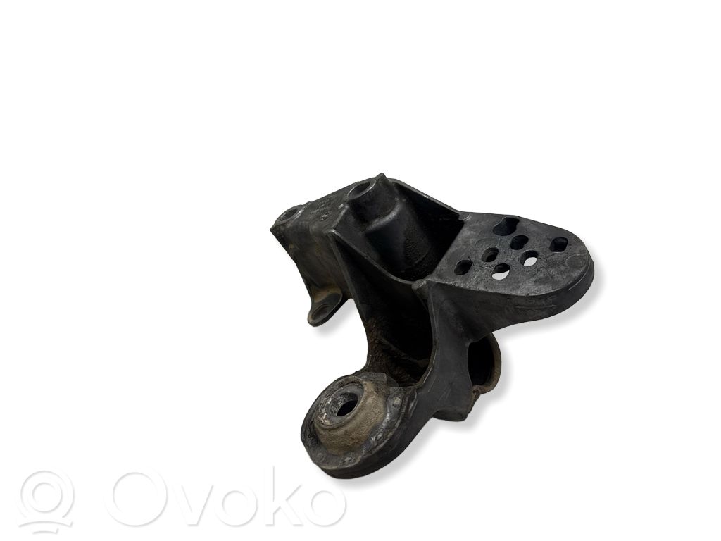 Audi A6 Allroad C5 Engine mounting bracket 