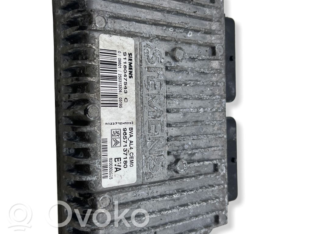 Engine control unit/module   S118047543C,8200302005,9657137180